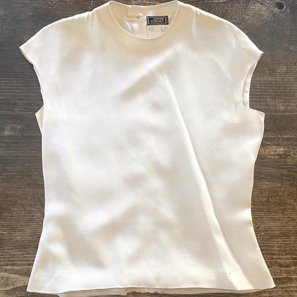 Gianni Versace Couture Women’s Silk Sleeveless Top.